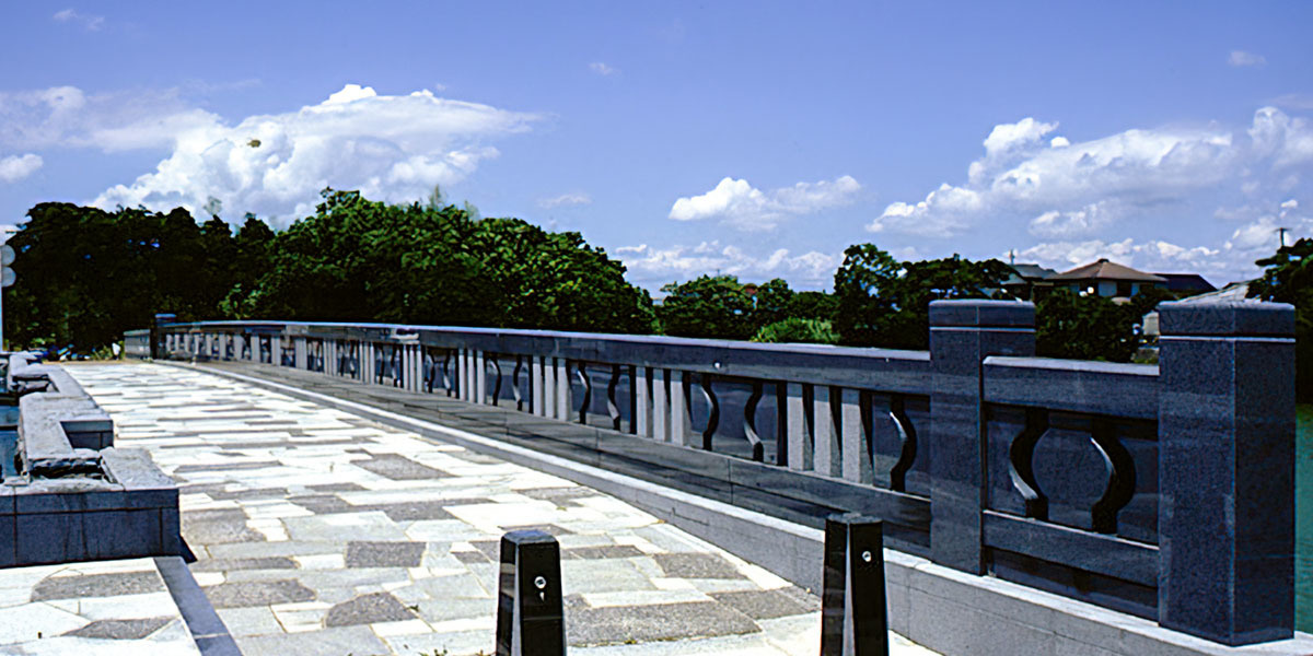 親柱-三潴大橋舗道